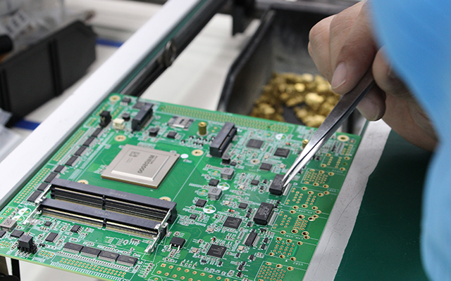 在金融發(fā)展領(lǐng)域，嵌入式主板有什么優(yōu)點？