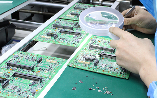 龍芯工控主板：大尺寸設(shè)計支持更多擴(kuò)展功能